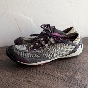 Women's Gray and Purple Athletic Shoes